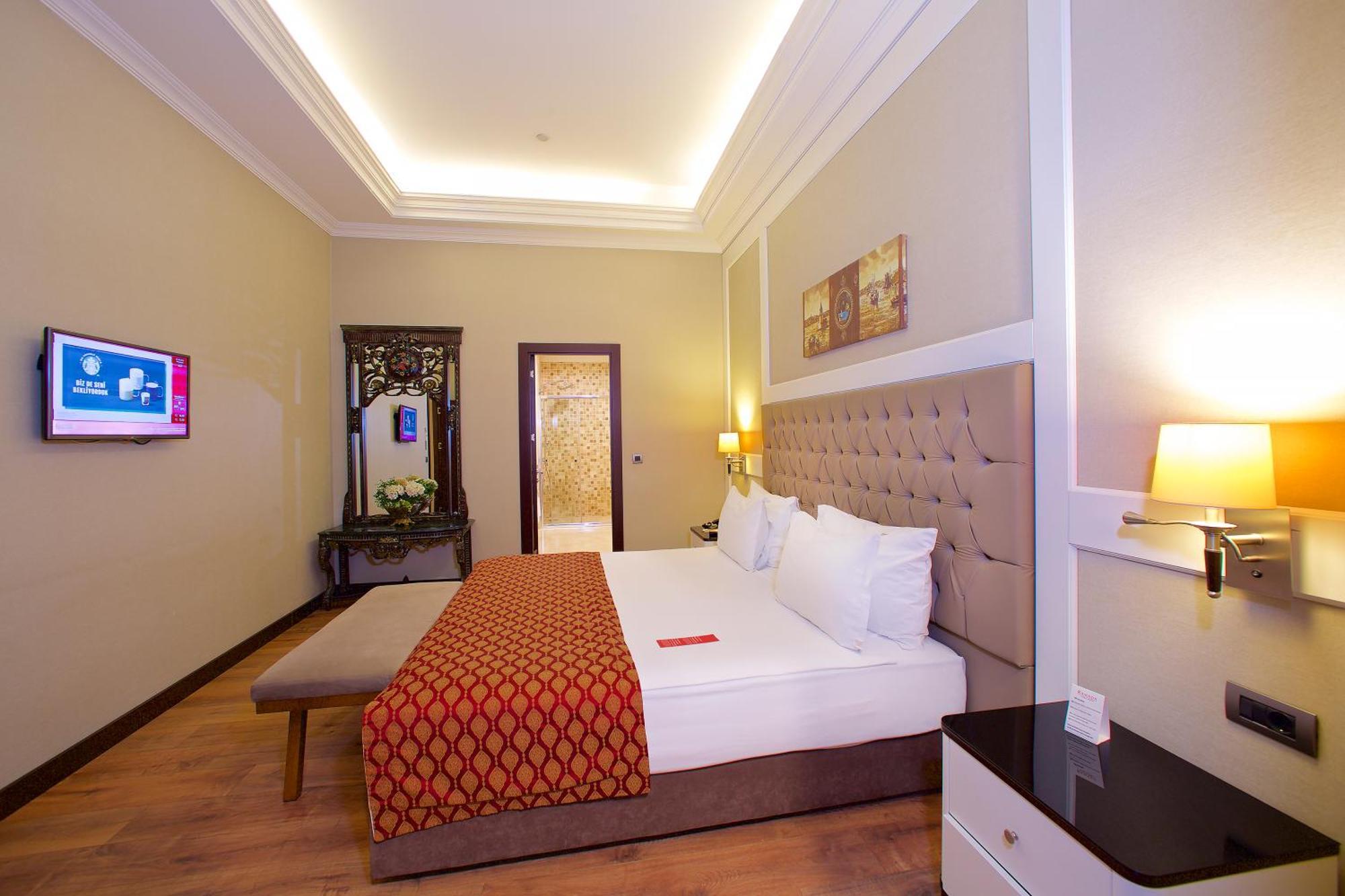 Ramada By Wyndham Istanbul Merter Exterior foto A room at the hotel